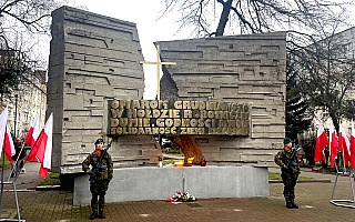 Elbląg upamiętnił ofiary masakry z grudnia 1970 roku Elbląg upamiętnił ofiary masakry z grudnia 1970 roku